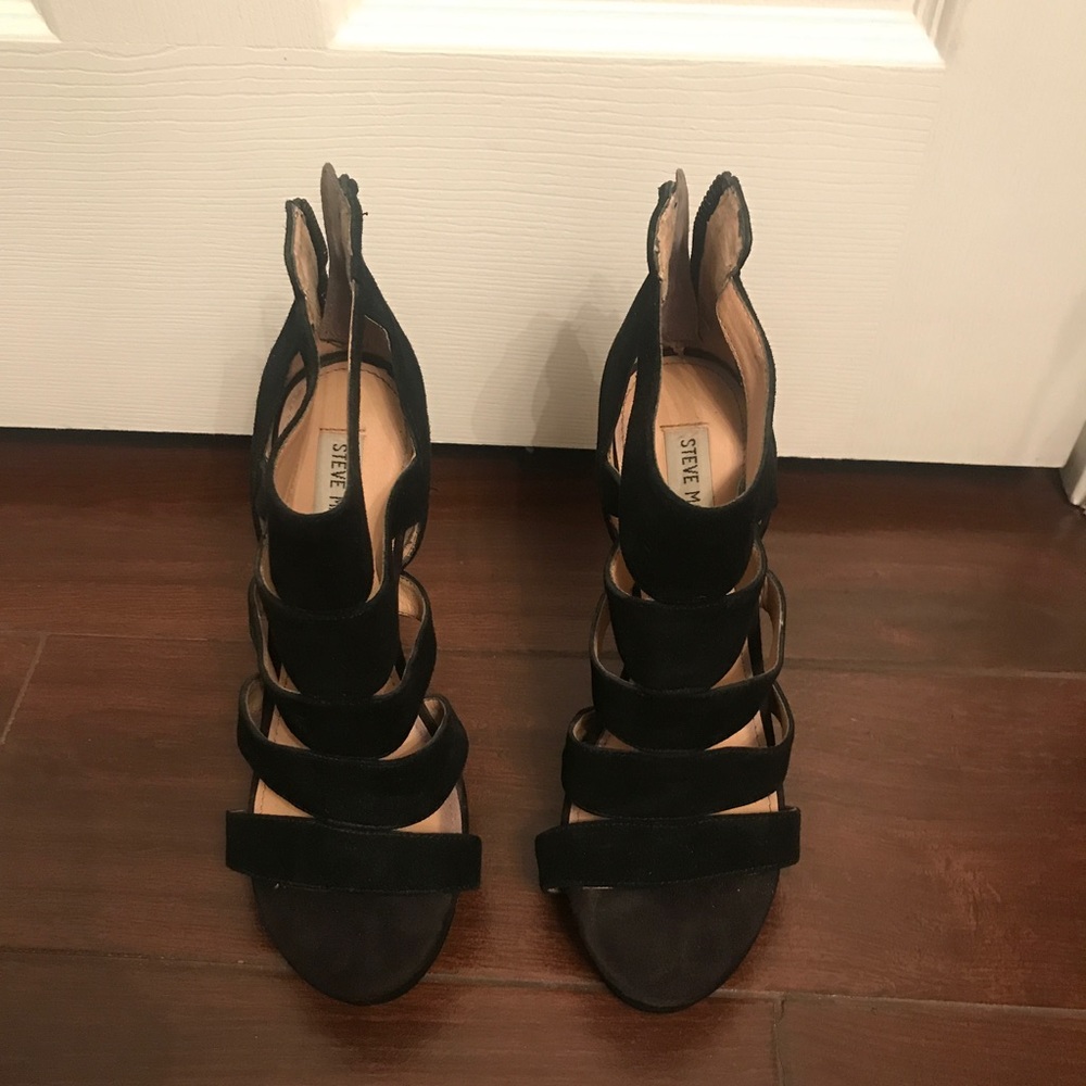 Steve Madden black strappy heel